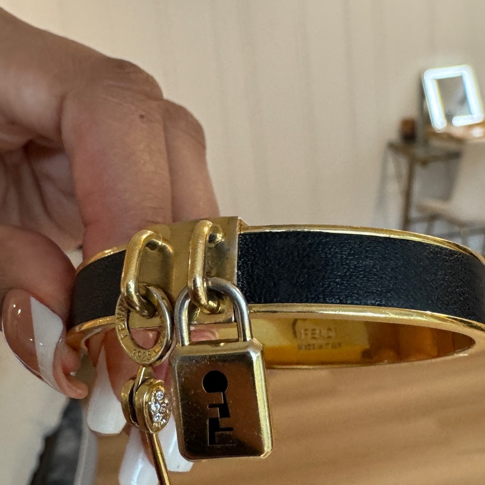 Fendi Master key Bangle - Picture 6 of 10